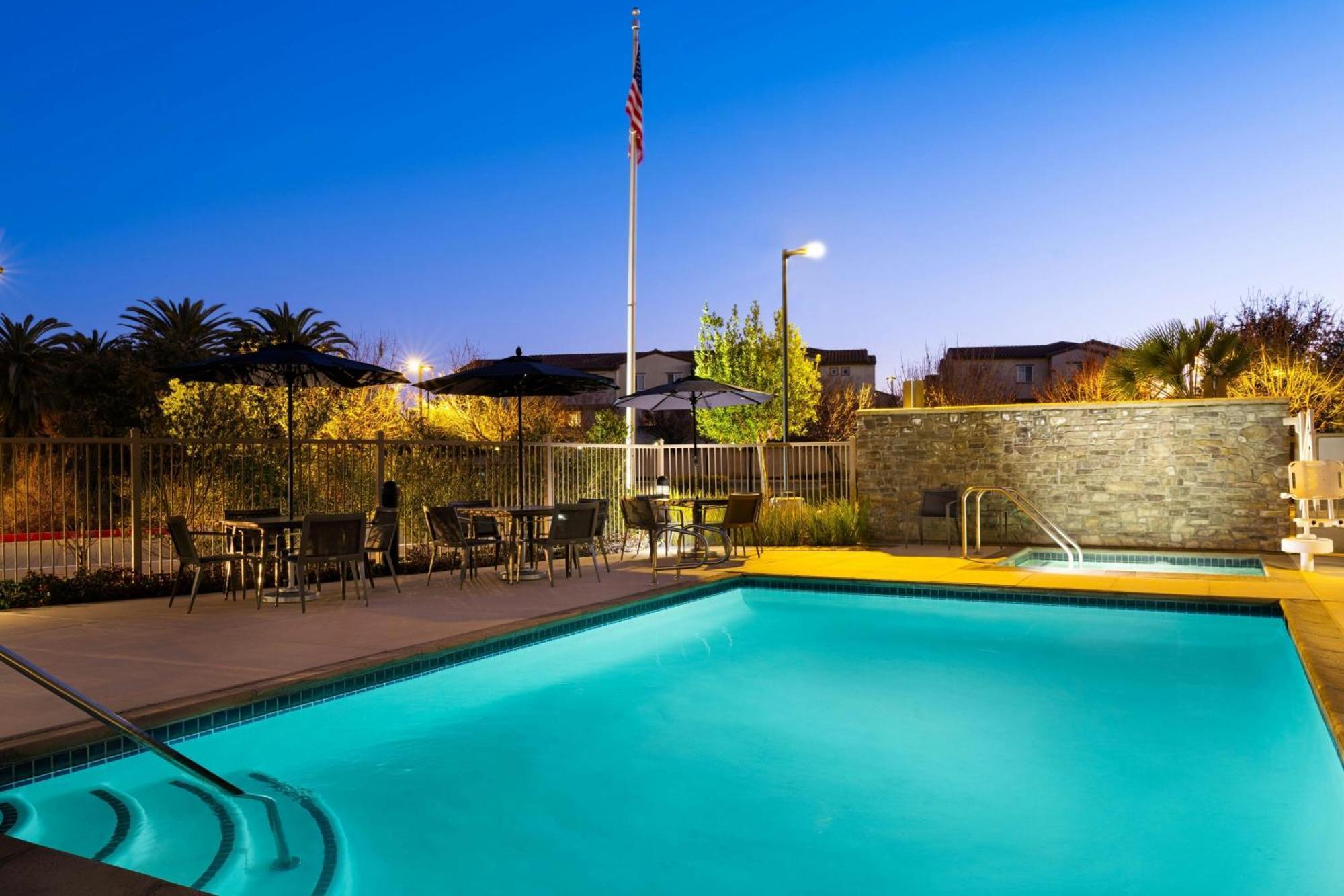 Courtyard By Marriott Sunnyvale Silicon Valley Ngoại thất bức ảnh